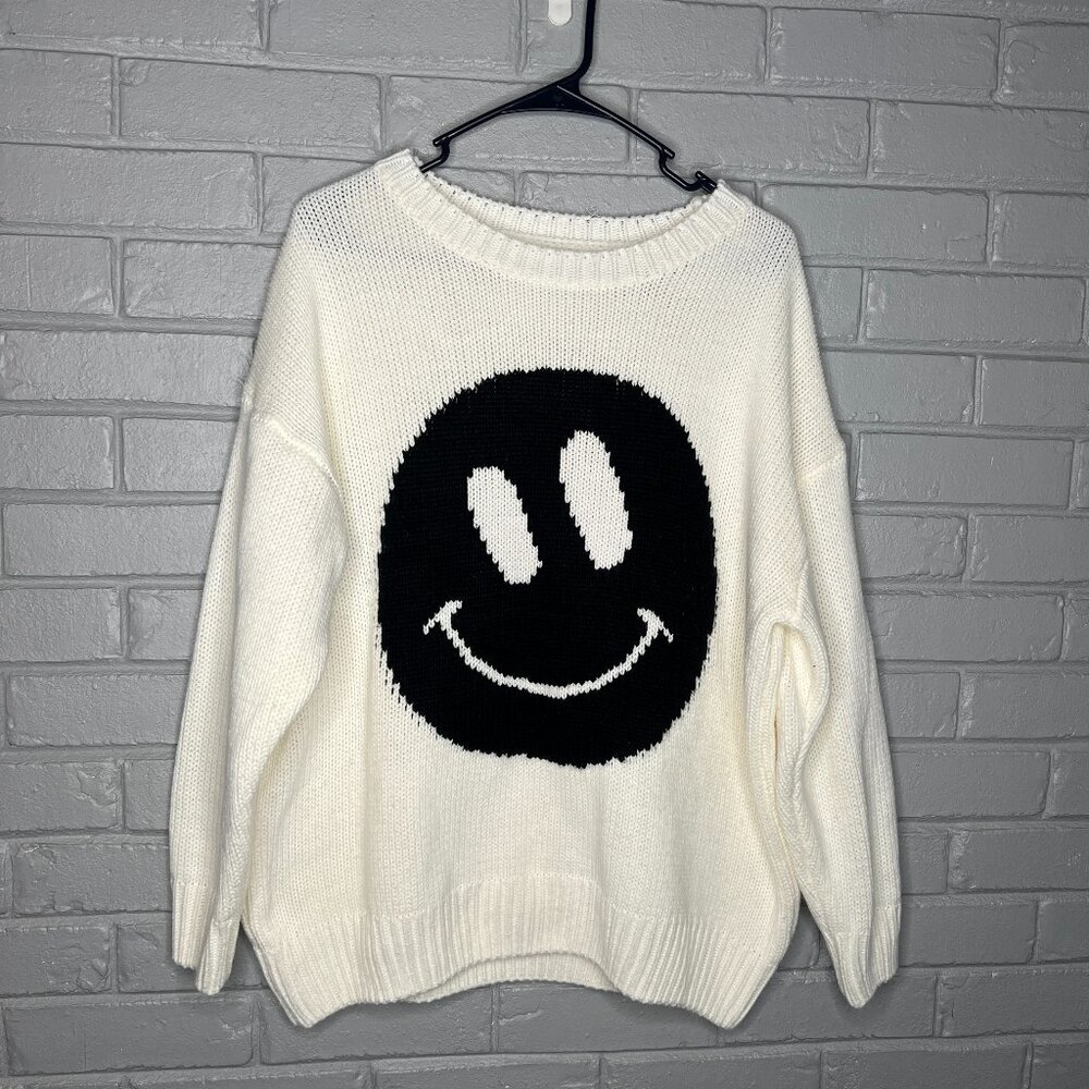 Urban Daizy Smiley Face Black And White Oversized Crew Neck Sweater Size S/M